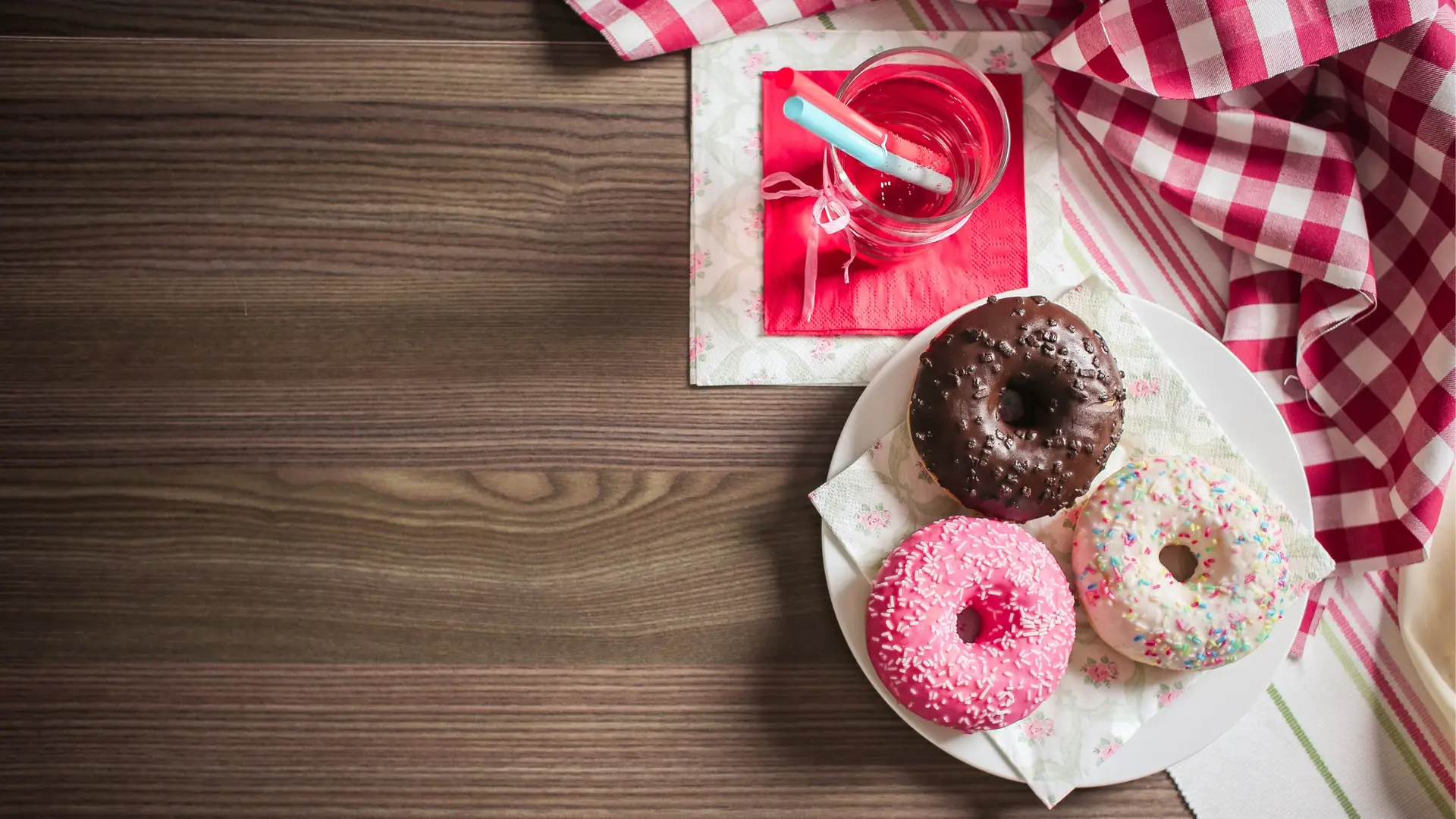 3 doughnuts on a table